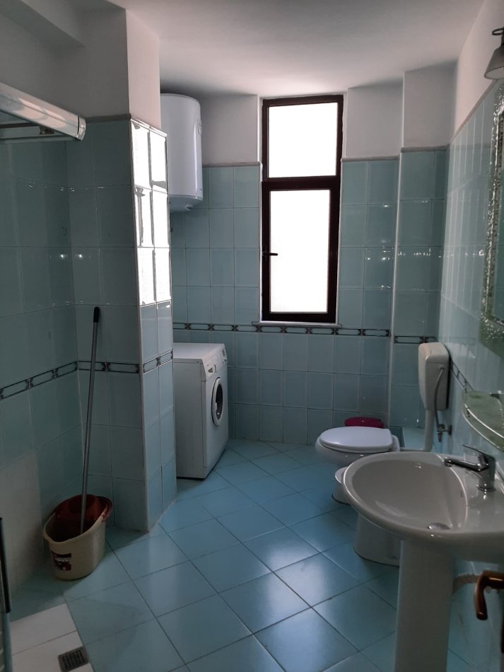 Tirane, jepet me qera apartament 1+1 Kati 7, 70 m² 500 € (rruga e elbasanit)