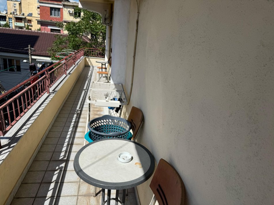 Tirane, jepet me qera apartament 2+1 Kati 2, 80 m² 550 € (Rruga durresit)