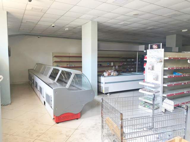 Elbasan, jepet me qera ambjent biznesi 160 m² 70.000 Leke