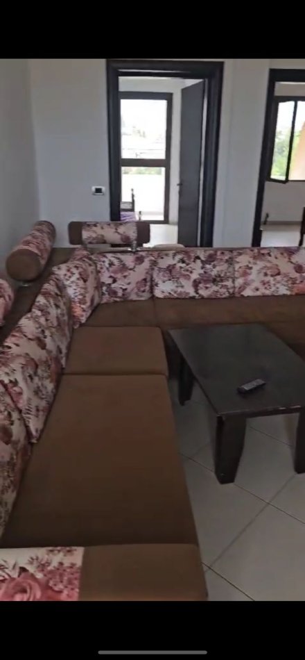 Tirane, jepet me qera apartament 2+1 Kati 3, 100 m² 370 € (Paskuqan)