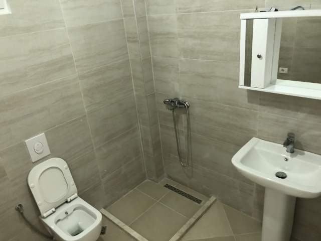 Tirane, jepet me qera apartament 1+1 Kati 2, 70 m² 300 Euro (rruga feti gjilani)