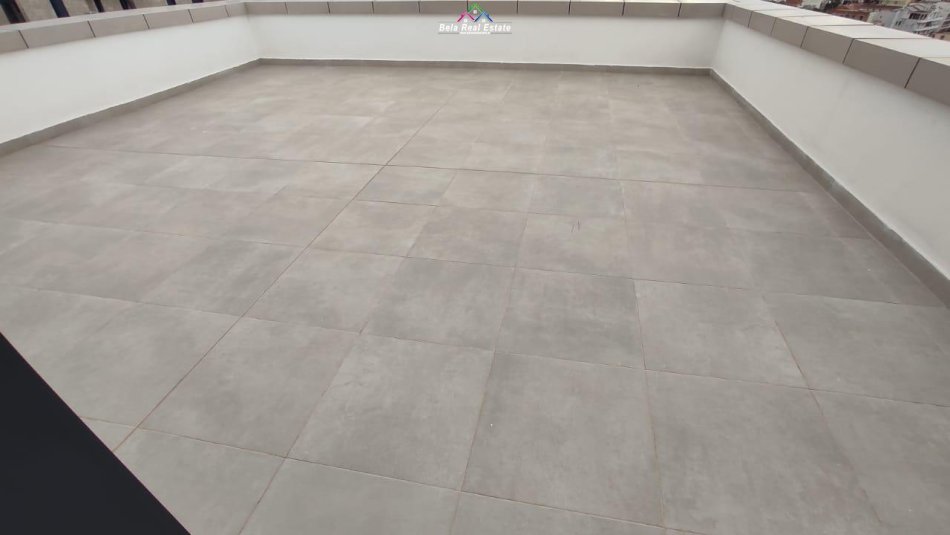 Tirane, jepet me qera apartament 2+1 Kati 6, 100 m² 800 € (porcelan)