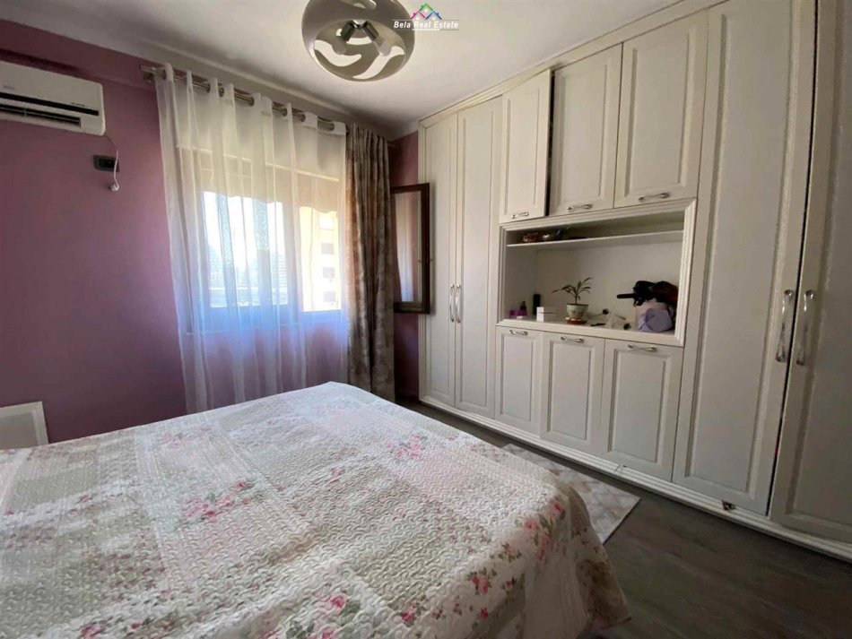 Tirane, shes apartament 2+1 Kati 7, 129 m² 320.000 € (komuna e parisit)
