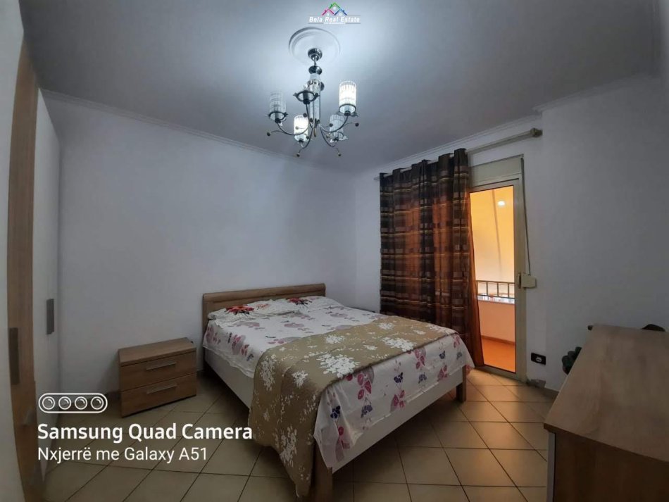 Tirane, jepet me qera apartament 3+1 Kati 9, 130 m² 800 € (rruga e kavajes)