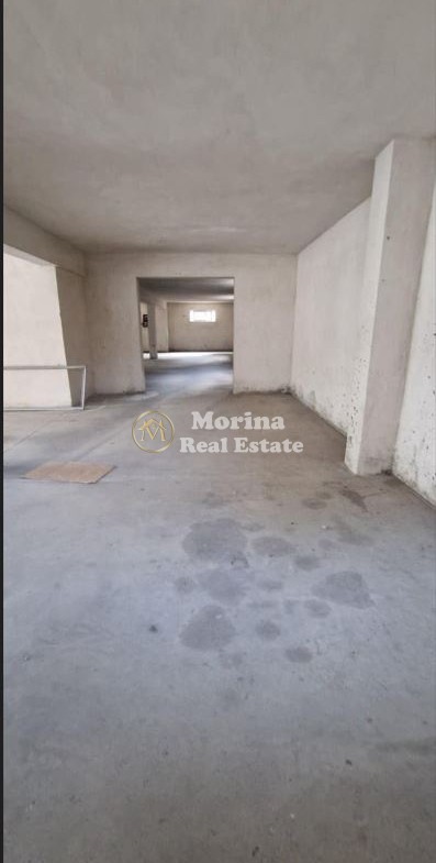 Tirane, jepet me qera magazine Kati 0, 360 m² 750 € (Ish Dogana)