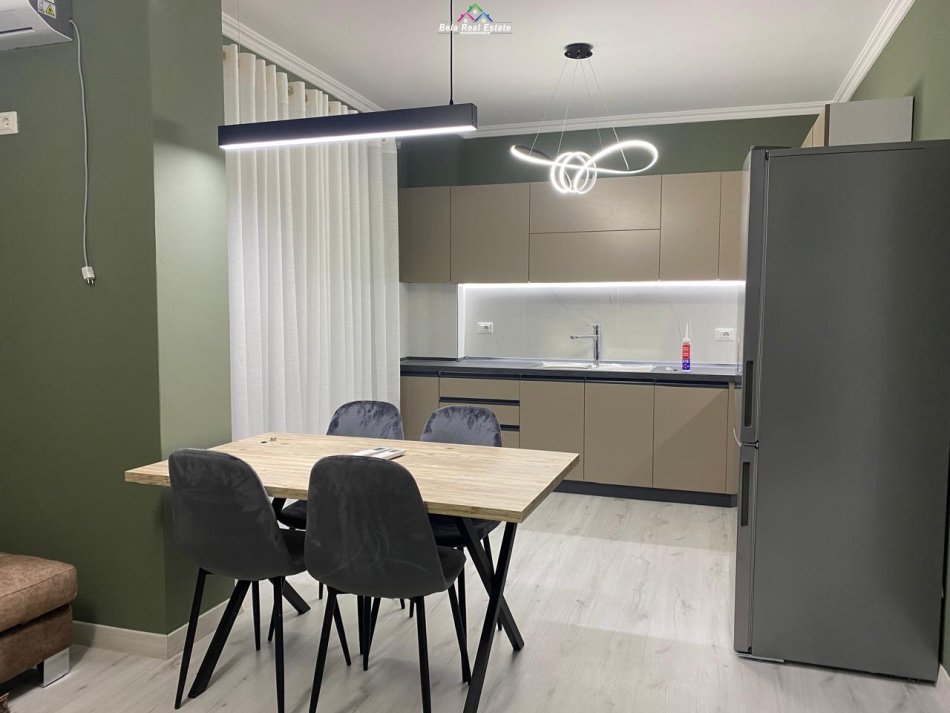Tirane, jepet me qera apartament 1+1 Kati 6, 70 m² 450 € (Rruga Don Bosko)