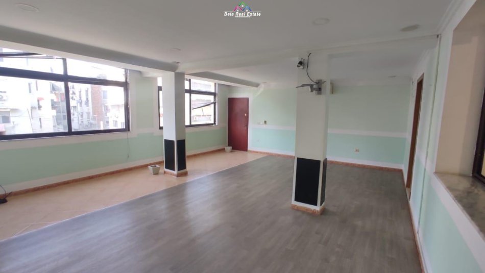 Tirane, shes apartament 4+1 , 156 m² 210.000 € (Rruga budi)