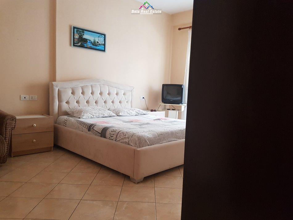 Tirane, jepet me qera apartament 1+1+Ballkon Kati 2, 118 m² 500 € (don bosko)