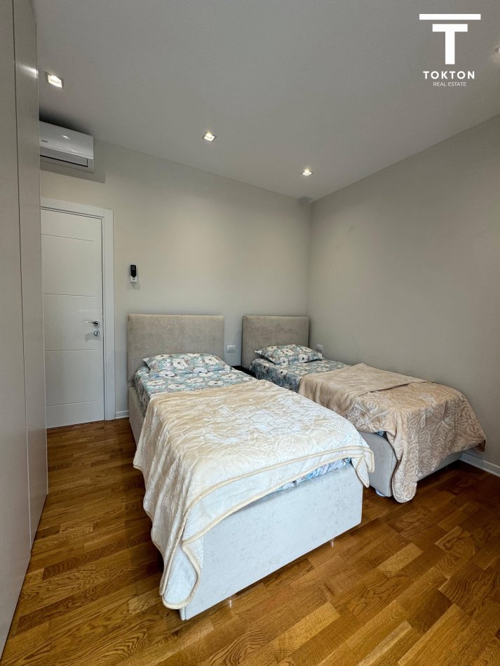 Tirane, shitet apartament 2+1 Kati 4, 115 m² 235.000 € (Kinostudio)
