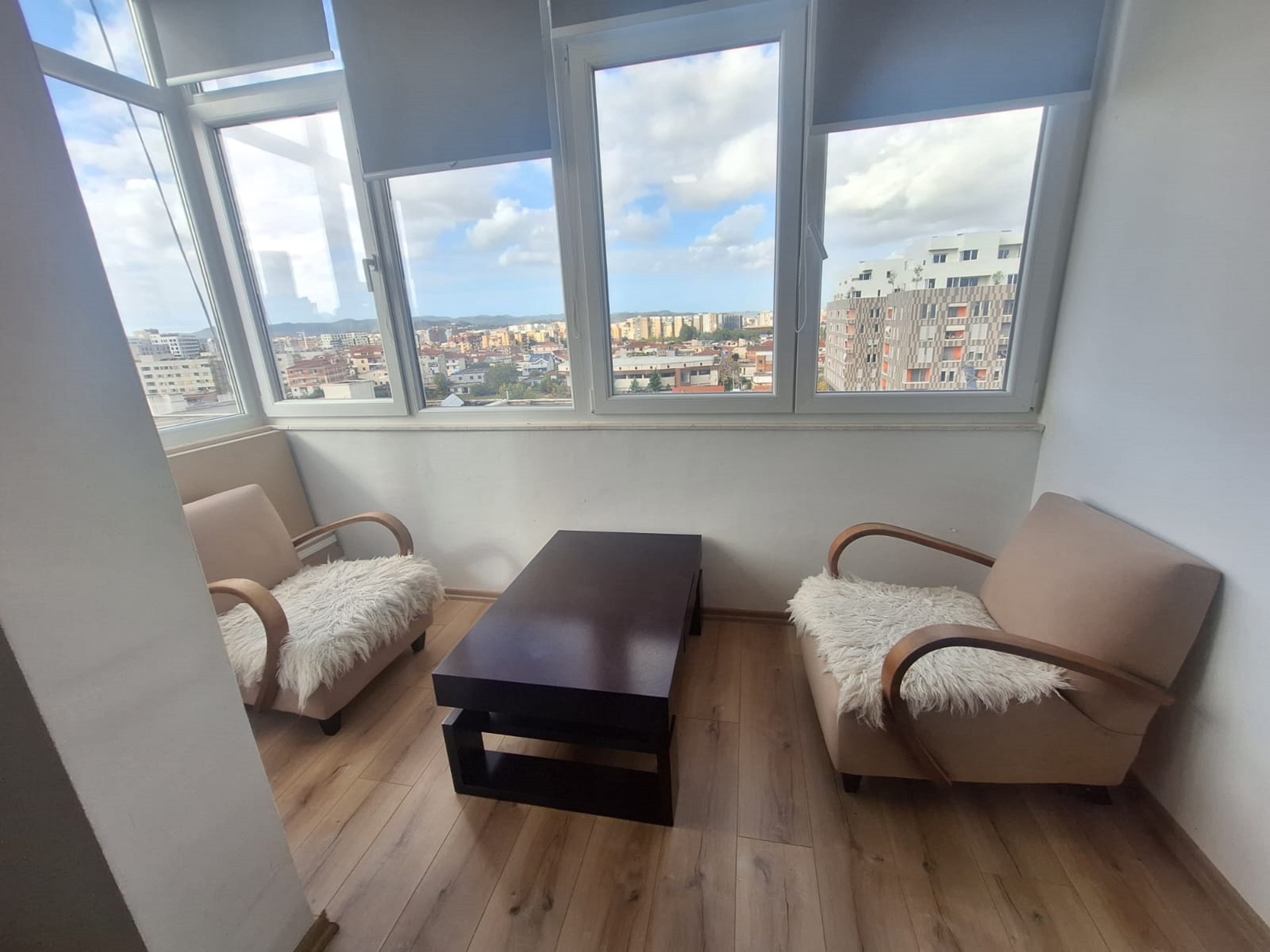 Garsoniere me qera Rruga Muhamet Gjollesha, prane Zogu i Zi, vlera 450 eur