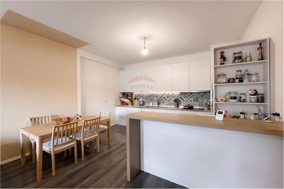 Tirane, shitet apartament 2+1, Kati 2, 101 m² 237,000 € (Porcelan)