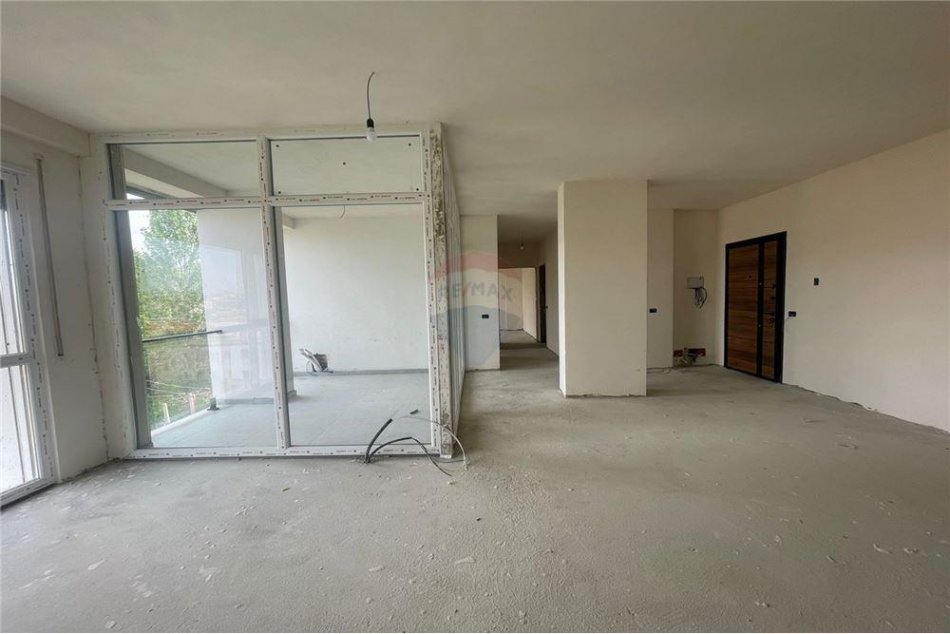 Tirane, shitet apartament 2+1, Kati 3, 118 m² 149,000 € (Rruga Jordan Misja - Treni - Bulevardi i Ri)