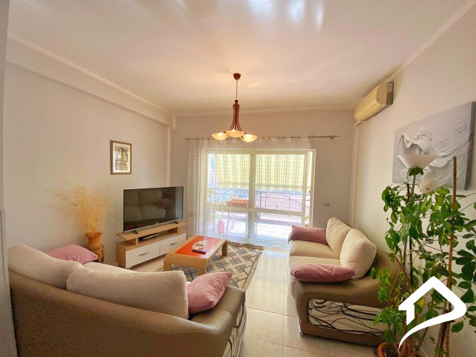 Tirane, jepet me qera apartament 2+1 Kati 3, 140 m² 650 € (Blloku i Ambasadave - Rruga e Kavajës)