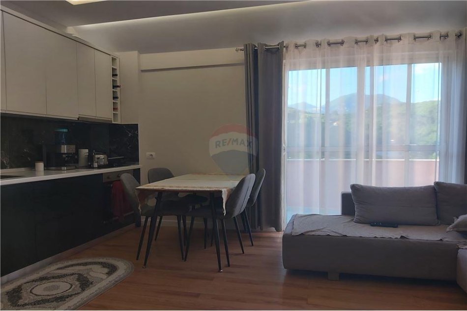 Tirane, shitet apartament 2+1 Kati 6, 115 m² 114.000 € (Fresk - Rruga e Thesarit)