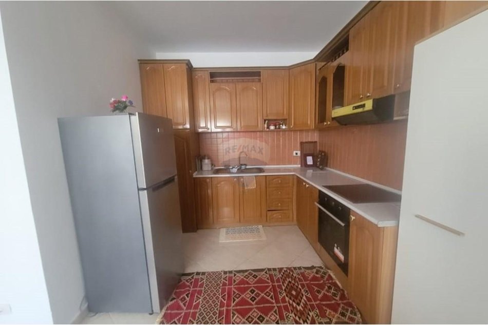 Tirane, shitet apartament 2+1 Kati 8, 120 m² 205.000 € (Bulevardi Zogu I)
