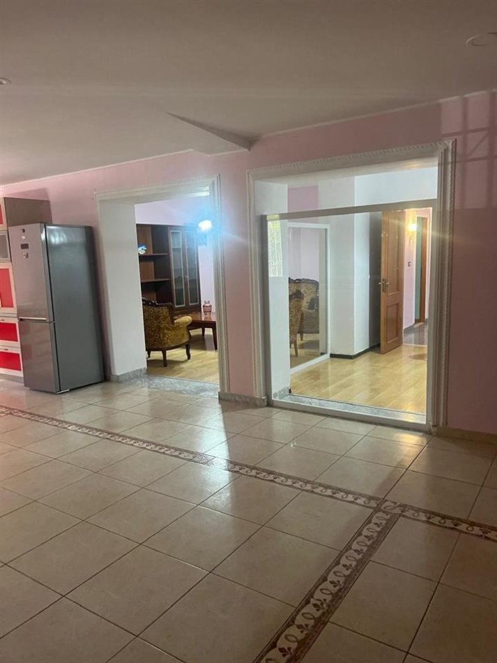 Tirane, shitet apartament 3+1 Kati 1, 140 m² 252.000 € (Vasil Shanto)