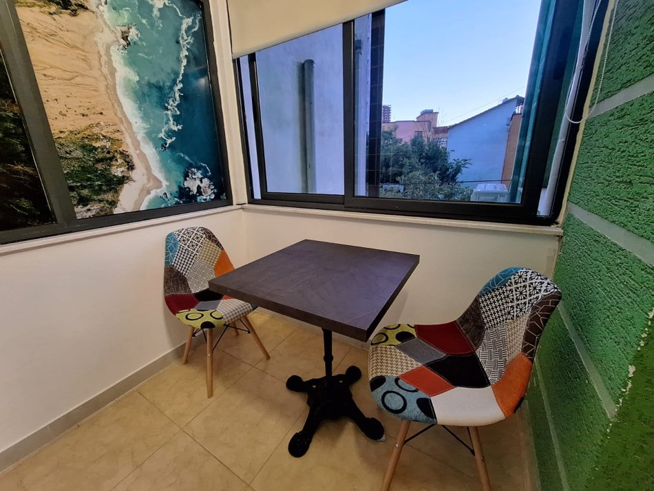 Tirane, shes garsonier 2+1+Aneks+Ballkon Kati 1, 93 m² 184.000 € (rruga Durresit)
