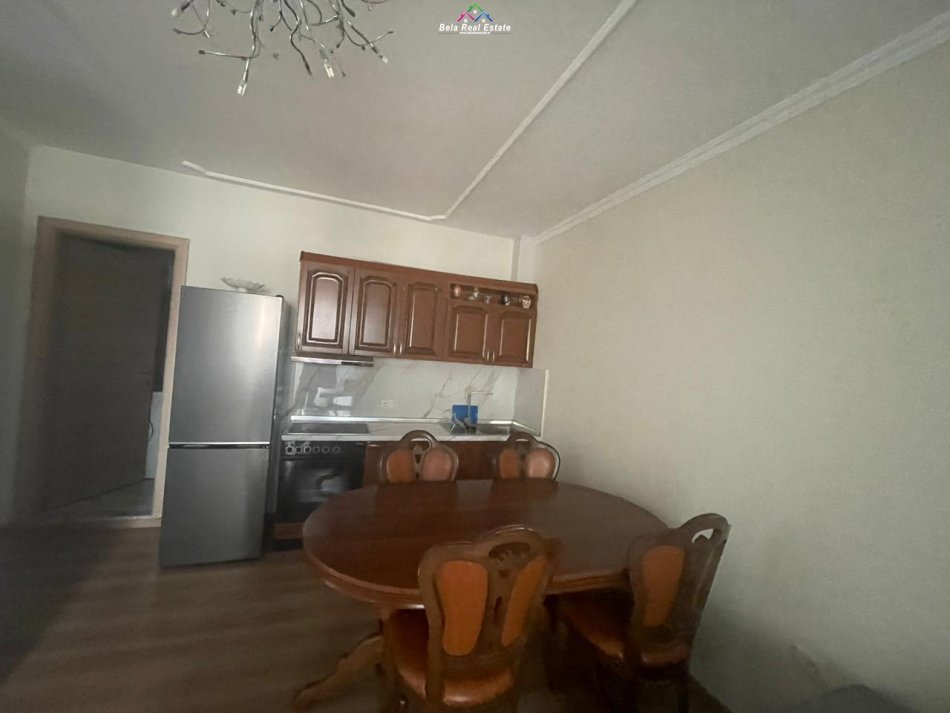 Tirane, jepet me qera apartament 1+1 Kati 4, 70 m² 500 € (Shkolla e Baletit)
