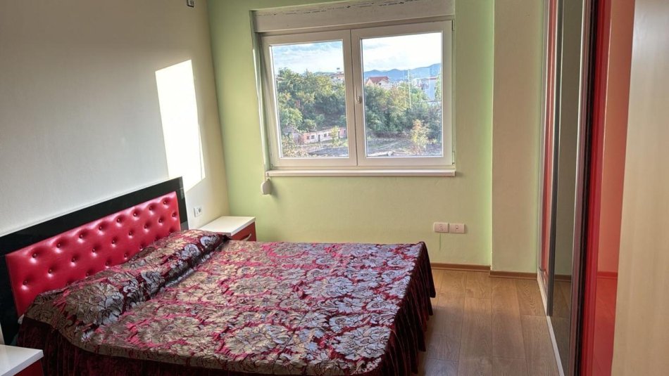 Tirane, jepet me qera apartament 2+1 Kati 5, 104 m² 500 € (fresku)