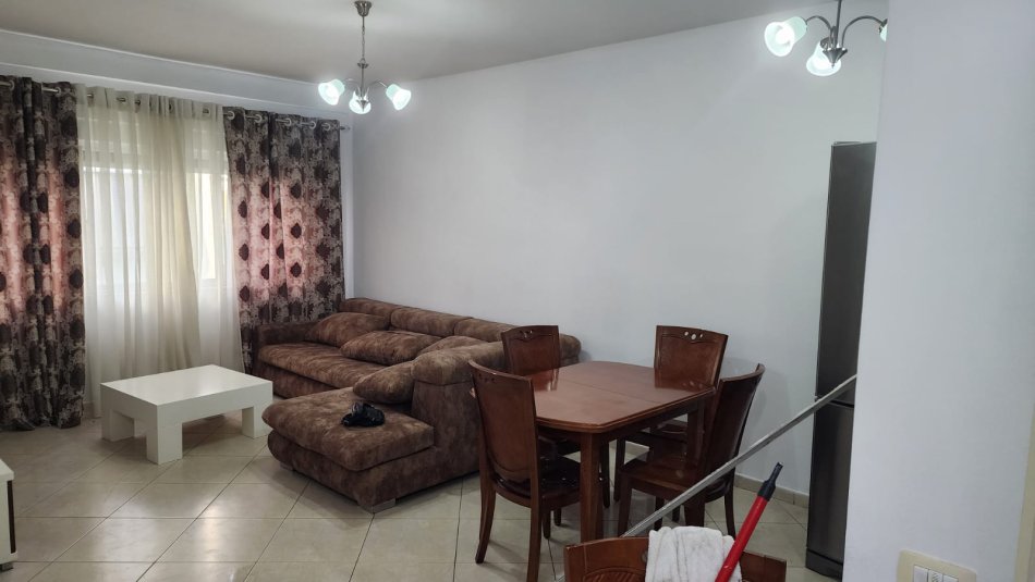 Tirane, jepet me qera 1+1+Ballkon Kati 5, 60 m² 370 € (don bosko)