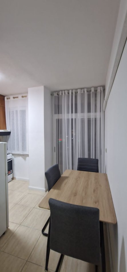 Tirane, jepet me qera apartament 1+1 Kati 6, 70 m² 650 € (komuna e parisit)