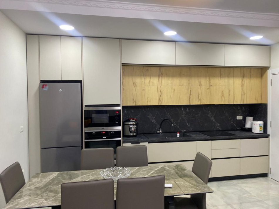 Tirane, jepet me qera apartament 2+1 Kati 5, 111 m² 500 € (fresku)