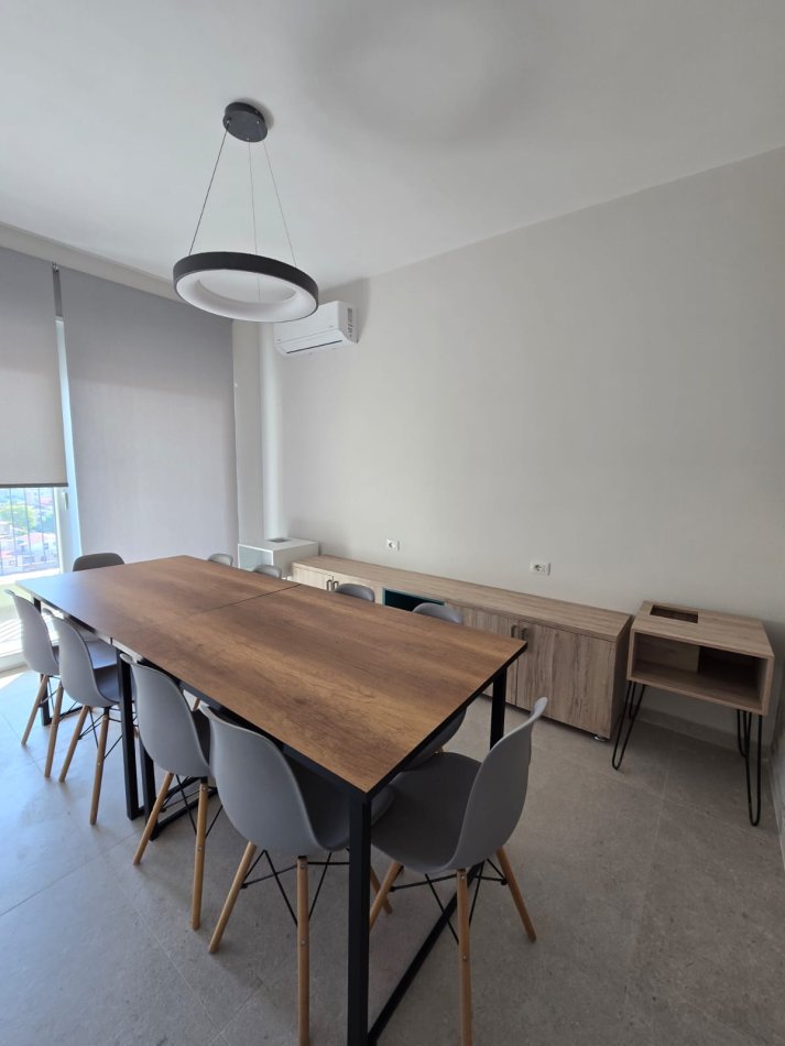 Tirane, jap me qera zyre Kati 8, 55 m² 500 € (Te Fusha e Aviacionit, Grand Park Residence)