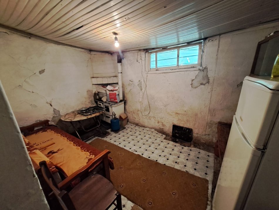 Kavaje, shitet shtepi 2+1 Kati 1, 400 m² 65.000 € (250 m nga qendra,Kavaje)