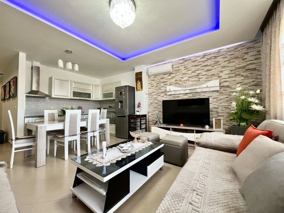 Tirane, shitet apartament 1+1+Ballkon , 72 m² 105.000 € (ÇOLLAK)