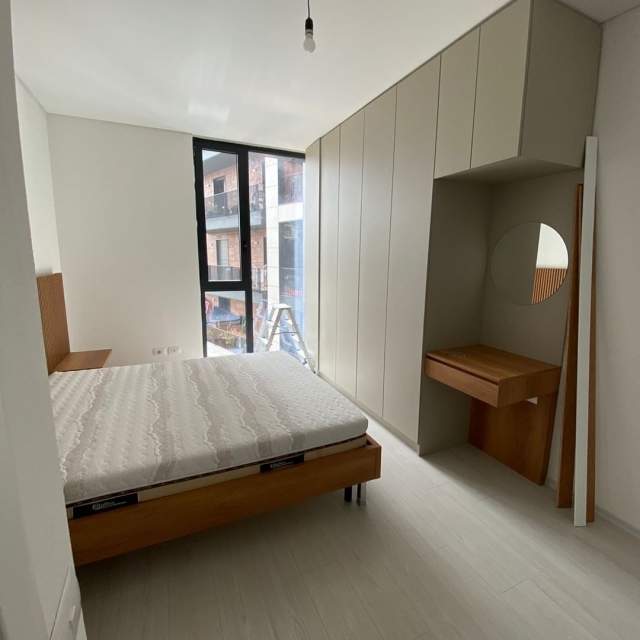 Tirane, jepet me qera apartament Kati 6, 102 m² 350 Euro (Rruga e Kavajes)