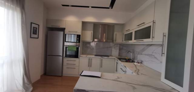 Tirane, jepet me qera apartament 2+1 Kati 4, 92 m² 550 Euro (Rruga Isuf Elezi)