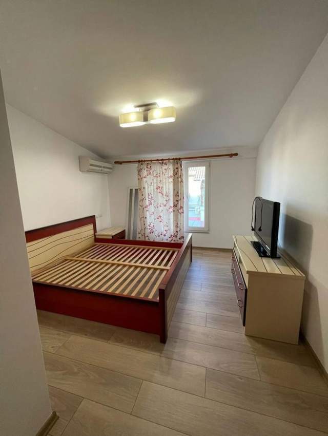 Tirane, jepet me qera apartament 1+1 Kati 5, 65 m² 350 Euro (Bill Klinton)
