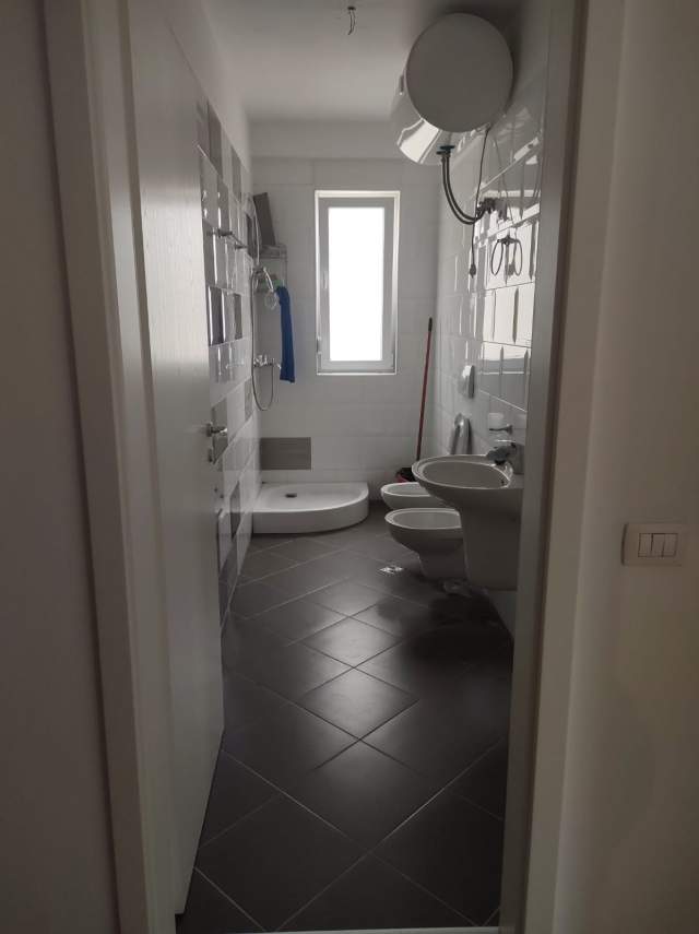 Tirane, jepet me qera apartament Kati 4, 99 m² 430 Euro (Frosina Plaku)