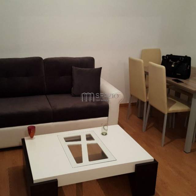 Tirane, shitet apartament 1+1 Kati 5, 54 m² 50.000 Euro (Prane Shkolles se Bashkuar)