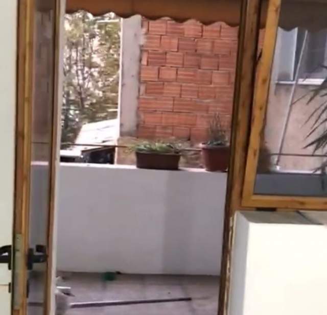 Shitet Apartament 2+1 tek Brryli