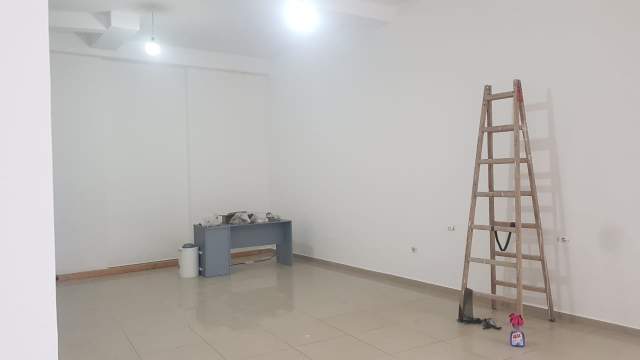 Tirane, jepet me qera dyqan Kati 0, 55 m² 45.000 Euro (Teodor Keko)