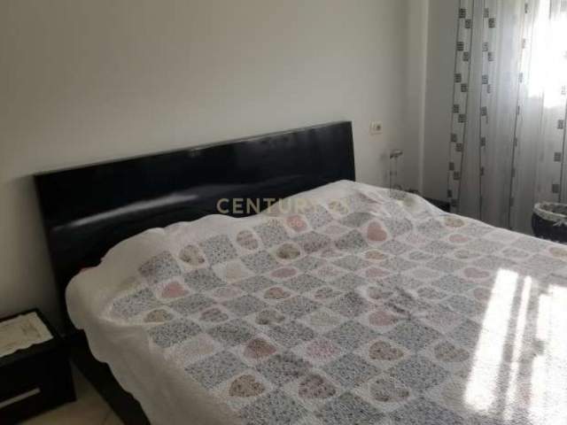 Tirane, shitet apartament 1+1+BLK Kati 3, 400 Euro (liqeni i thate)