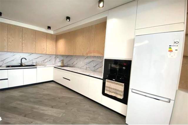 Tirane, jepet me qera apartament 1+1 Kati 3, 87 m² 500 Euro (Fusha e Aviacionit, Shqipëri)