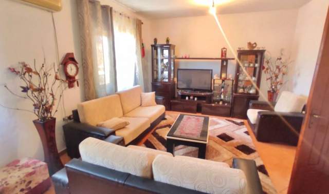 Tirane, jepet me qera apartament 2+1+BLK Kati 2, 100 m² 240 Euro (Rr. Jordan Misja (Blv. i Ri))