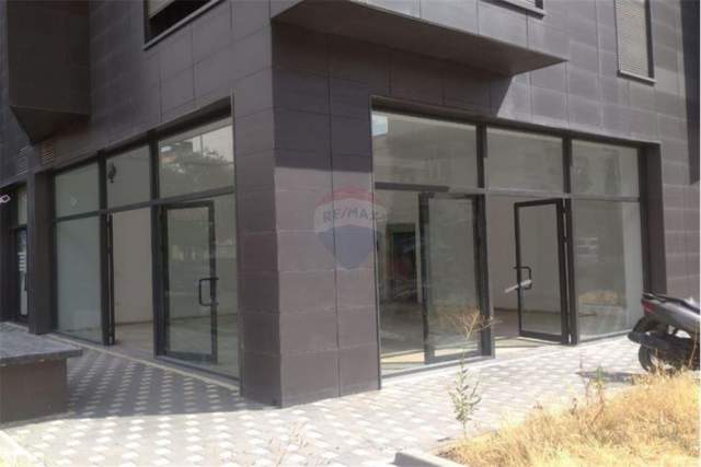 Tirane, jepet me qera dyqan Kati 1, 25 m² 650 Euro (21 Dhjetori)