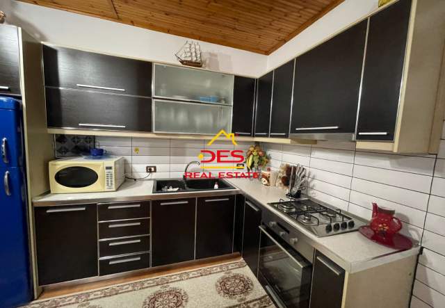 Vlore, shitet shtepi 2 Katshe Kati 2, 300 m² 300.000 Euro (1 Maji)