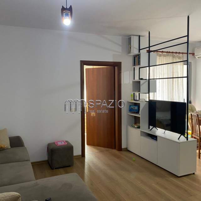 Tirane, shitet apartament 1+1+BLK Kati 4, 67 m² 85.000 Euro (Pallati me Shigjeta)