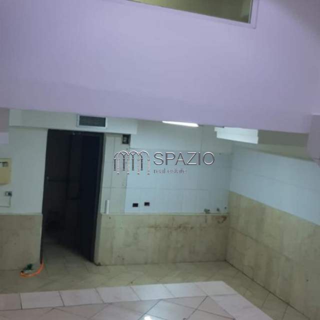 Tirane, jepet me qera dyqan Kati 0, 70 m² 500 Euro (Rruga ''Elbasanit'')