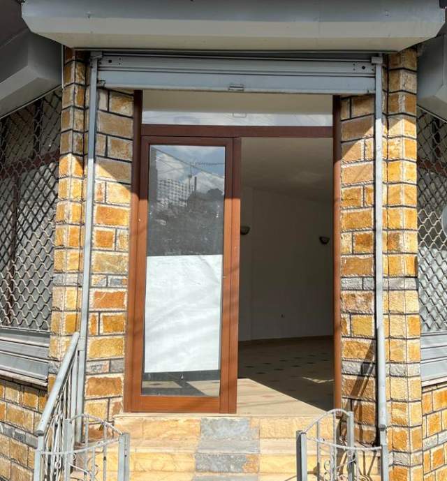 Shqiperi, jepet me qera ambjent biznesi Kati 1, 70 m² 215 Euro (Bulevard Gjergj Kastrioti)