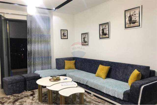 Tirane, jepet me qera apartament 2+1+BLK Kati 6, 110 m² 450 Euro