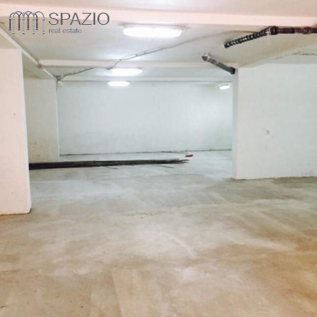 Tirane, shitet garazh Kati -1, 240 m² 120.000 Euro (Rruga ''Bardhyl'')