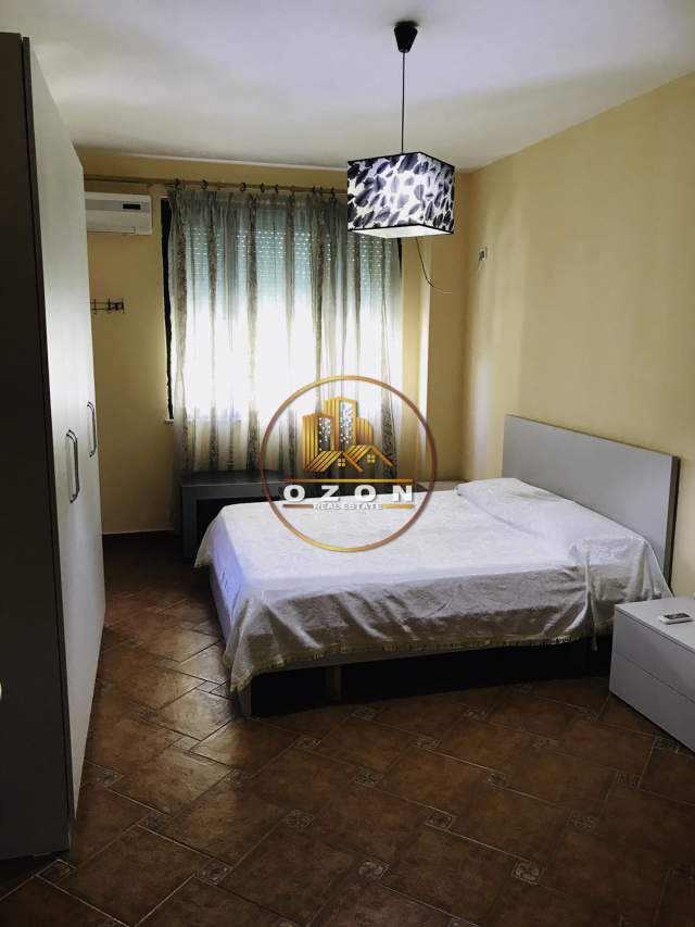 Tirane, jepet me qera apartament 2+1+BLK Kati 4, 120 m² 500 Euro (Ish Ekspozita)