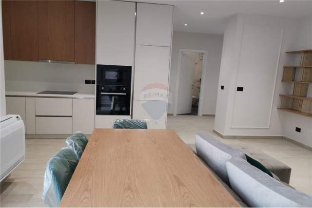 Tirane, jepet me qera apartament 1+1 75 m² 800 Euro (TEGU)