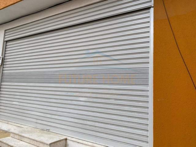 Durres, jepet me qera Kati 0, 52 m² 350 Euro (PLAZH)