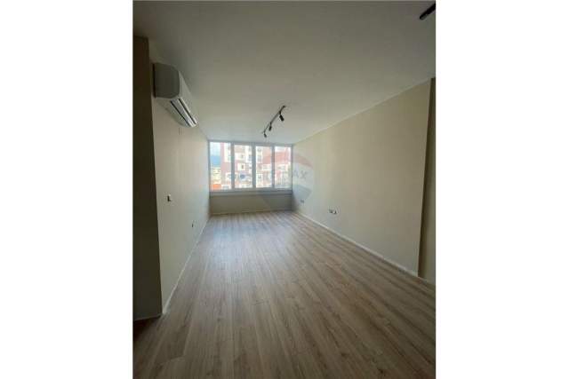 Tirane, jepet me qera ambjent biznesi Kati 6, 119 m² 1.200 Euro (APA GJON PALI 2)